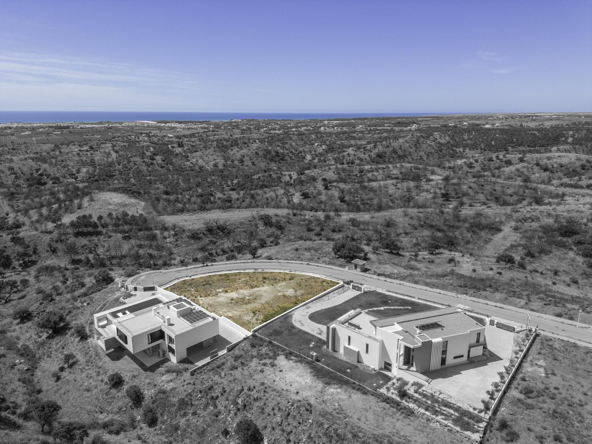 MONTE REI - Terreno para construção com vista mar