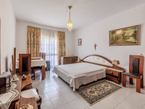 ALMANCIL - Moradia com 4 Quartos em urbanização tranquila