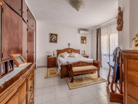 ALMANCIL - Moradia com 4 Quartos em urbanização tranquila