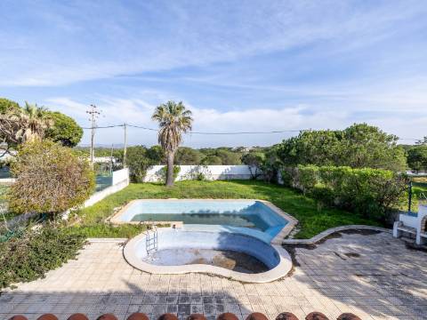 Moradia T4 a 5 minutos de Vale do Lobo e Quinta do Lago