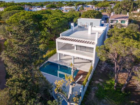 VALE DO LOBO - Moradia contemporânea com 5 suites e vista mar