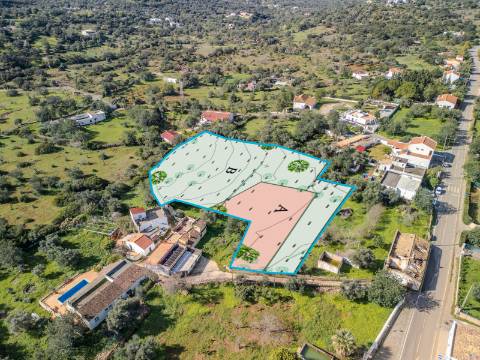 LOULÉ - Duas parcelas de terreno com possibilidade de construção de duas moradias até 450 m²