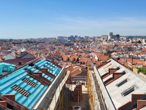 Apartamento com vista num condomínio com Jardim e piscina Arroios