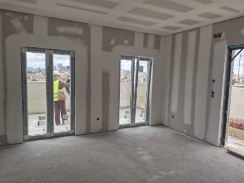Apartamento com vista num condomínio com Jardim e piscina Arroios