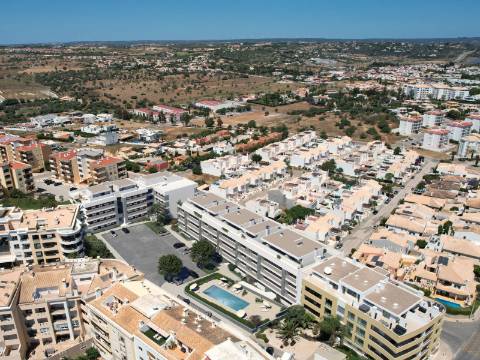 Lagos - Apartamento T1+1 em empreendimento com piscina, a 5 minutos da praia