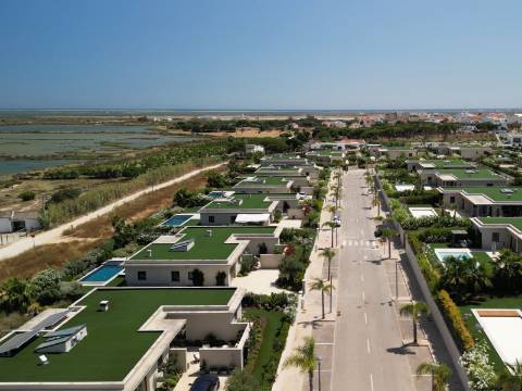 Faro - Moradia T4 em condomínio de luxo com vista para a Ria Formosa