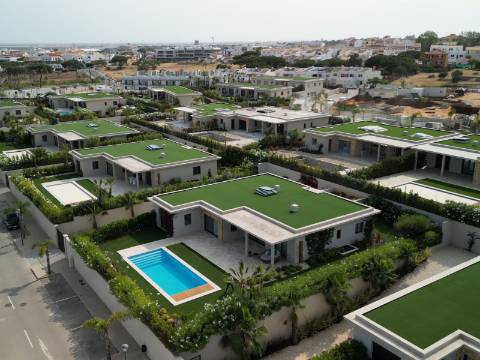 Faro - Moradia T4 em condomínio de luxo com vista para a Ria Formosa