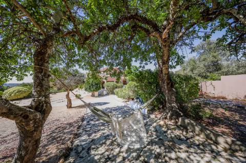 Villa de luxo com 6 quartos, casa de hóspedes e vistas deslumbrantes para o campo