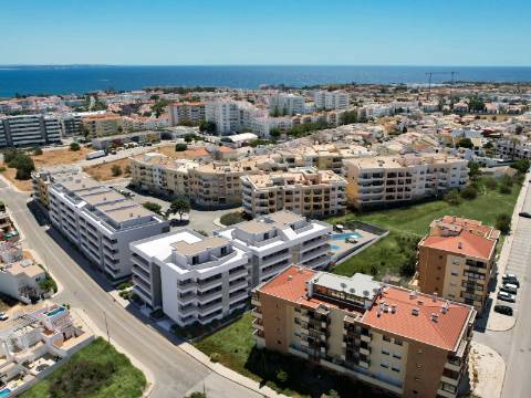 Lagos - Apartamento T1+1 em empreendimento com piscina, a 5 minutos da praia