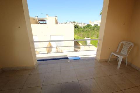 Albufeira - Moradia em Banda renovada T2+1 com piscina e garagem