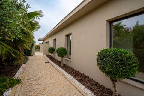 Faro - Moradia Térrea T3 de Luxo com Piscina Privada | Junto à Ria Formosa
