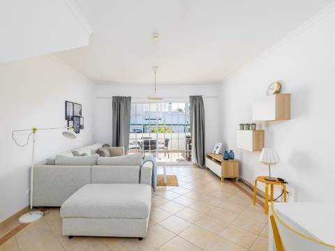 VILAMOURA - Moradia T2 em condomínio privado com piscina