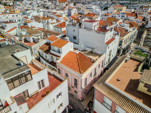Lagos - Charmoso Apartamento T3 com terraço privado em pleno centro da cidade