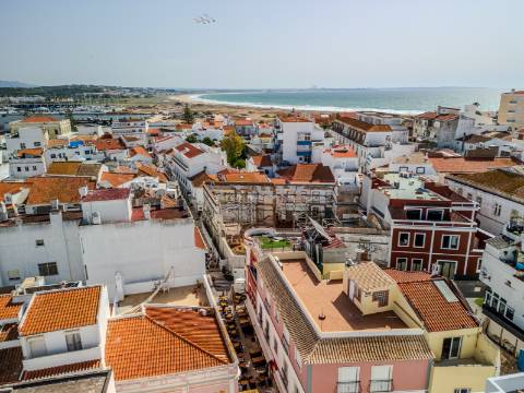 Lagos - Charmoso Apartamento T3 com terraço privado em pleno centro da cidade
