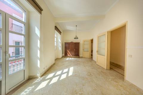 Lagos - Charmoso Apartamento T3 com terraço privado em pleno centro da cidade