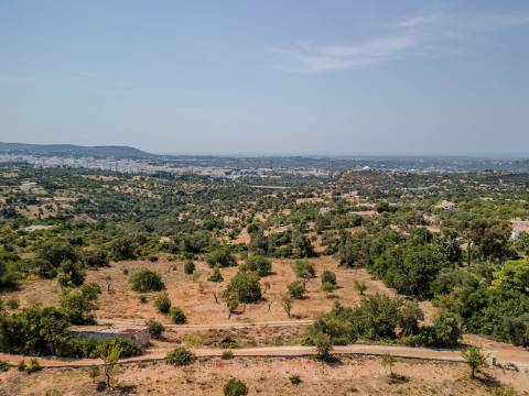 Loulé - Terreno com projeto aprovado e licença de Construção