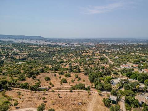 Loulé - Terreno com projeto aprovado e licença de Construção