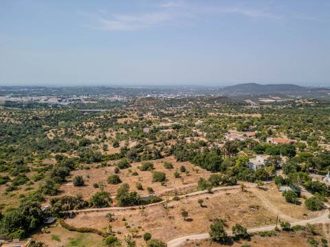 Loulé - Terreno com projeto aprovado e licença de Construção