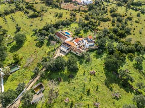 LOULÉ - Terreno urbano para construção de uma moradia até 450 m²