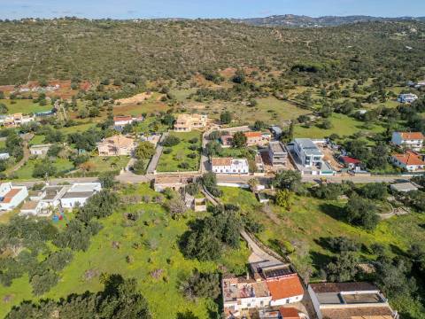 LOULÉ - Terreno urbano para construção de uma moradia até 450 m²