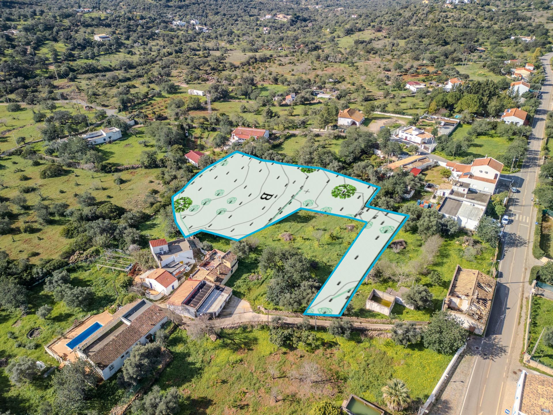 LOULÉ - Terreno urbano para construção de uma moradia até 450 m²
