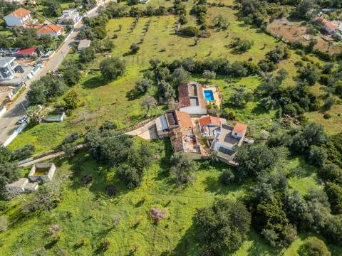 LOULÉ - Terreno urbano para construção de uma moradia até 450 m²