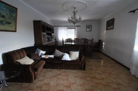 MORADIA