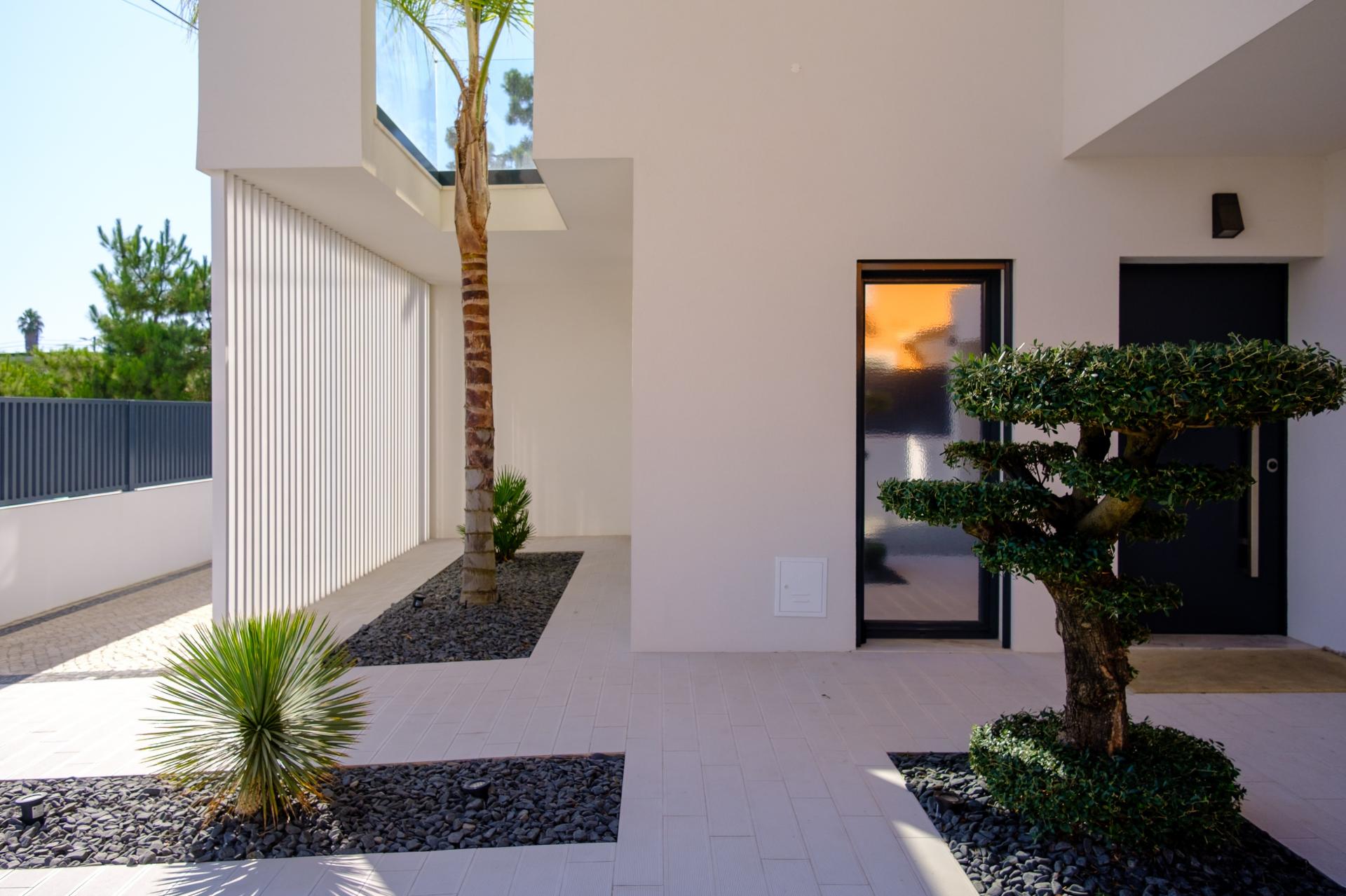 Moradia Contemporânea T4 | 200 m² | Piscina em Pedra Natural