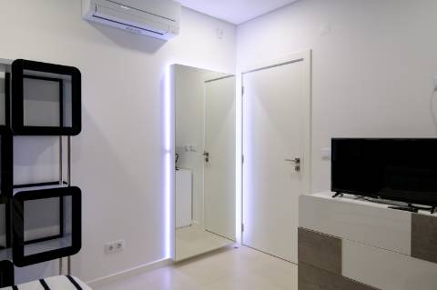 Moradia Contemporânea T4 | 200 m² | Piscina em Pedra Natural