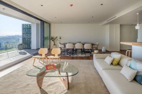 Apartamento T3 | Vista frontal de Rio | Parque das Nações