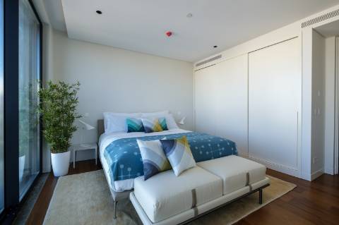 Apartamento T3 | Vista frontal de Rio | Parque das Nações