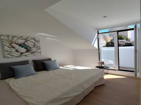Apartamento T2 | Mobilado com terraço e Vista Rio | Penha de França
