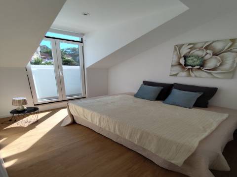 Apartamento T2 | Mobilado com terraço e Vista Rio | Penha de França