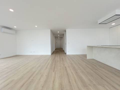 Apartamento T4 | Conforto e Lazer a um Passo da Praia | Espinho