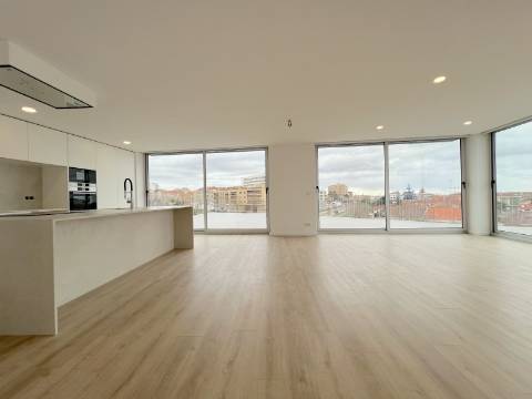 Apartamento T4 | Conforto e Lazer a um Passo da Praia | Espinho