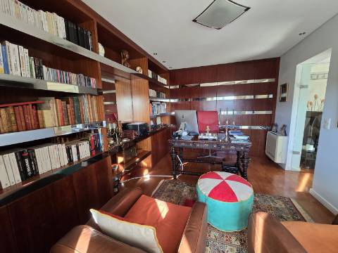 Apartamento T4 Duplex | Terraço | Garagem | Setúbal