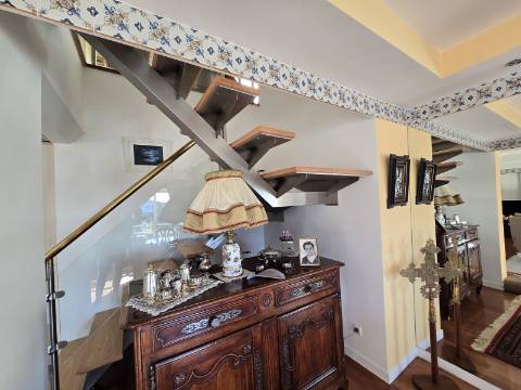 Apartamento T4 Duplex | Terraço | Garagem | Setúbal