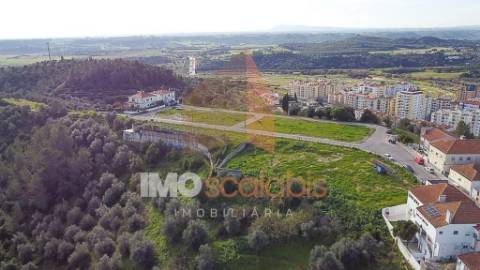 Monte Cravo - Terreno de 2.000m² para Construção de Moradias de Luxo em Santarém