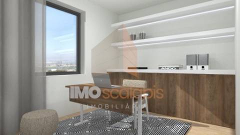 Moradia T4, com Piscina em Almeirim