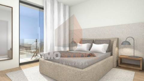 Moradia T4, com Piscina em Almeirim