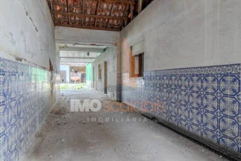 E se pudesse criar a sua casa de sonho no centro de Almeirim?