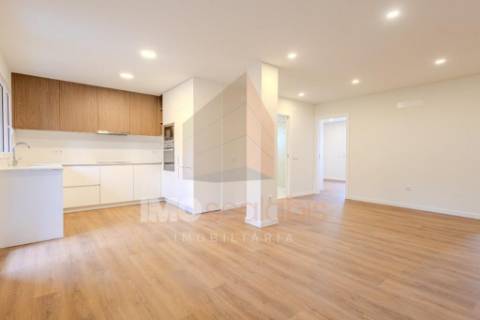 Apartamento T2 com vista rio – 3.º andar com elevador