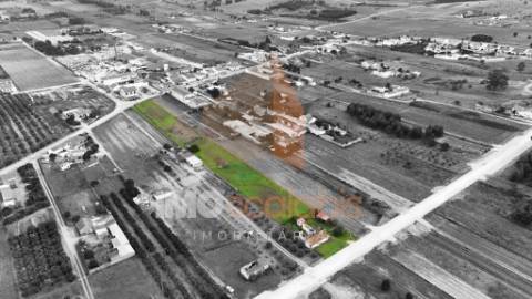 Terreno com Potencial para Projeto de 4 Moradias | Frade de Cima