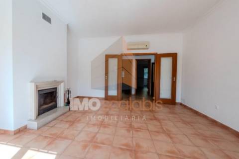 Excelente apartamento T3 em Santarém com boa exposição solar