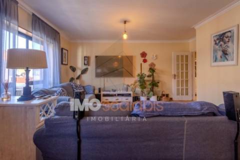 Apartamento T4 em localização priviligiada em Santarém