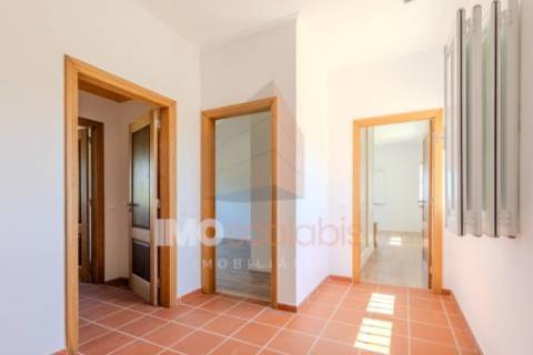Moradia T4 Térrea Romeira – Santarém | Terreno 1 Hectare