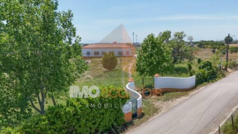 Moradia T4 Térrea Romeira – Santarém | Terreno 1 Hectare