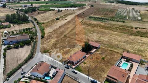 TERRENO EM ALPIARÇA PARA CONSTRUÇÃO 