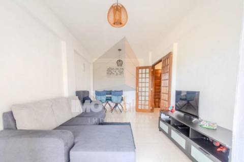 Apartamento T3 com Elevador e Vista Desafogada