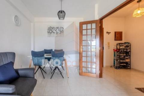Apartamento T3 com Elevador e Vista Desafogada
